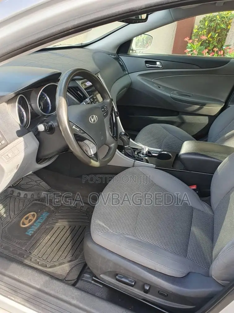 Hyundai Sonata 2012 Silver