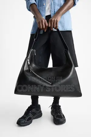 Cop the Zara Xl Shoulder Bag