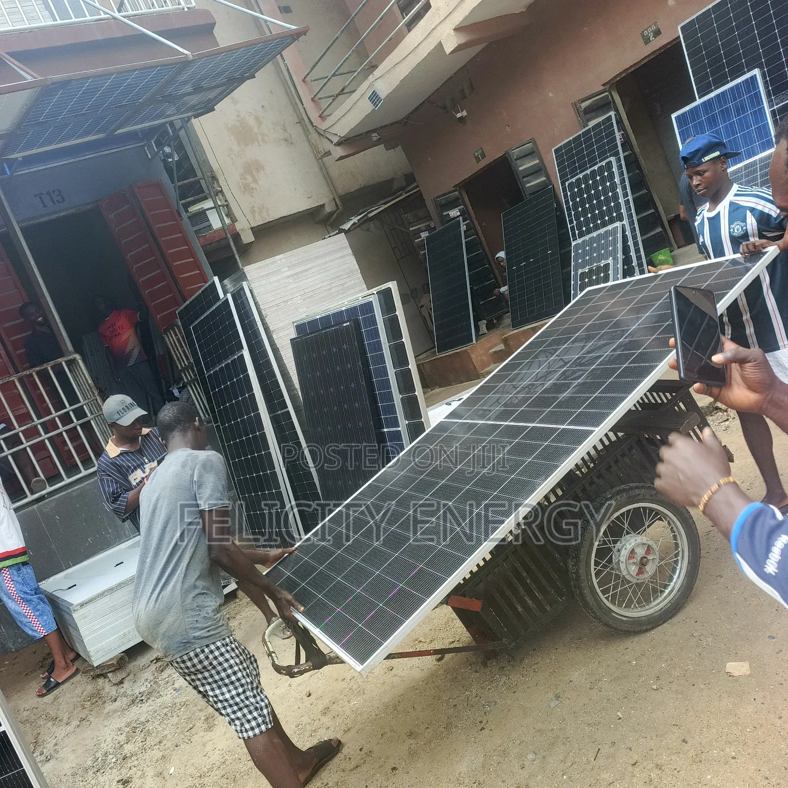 750watt Jinko Solar Panel 156 Cells Bifacial