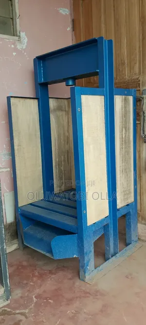 Cassava Presser With 32 Tons Hydraulic Jack