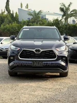 Toyota Highlander 2021 Blue