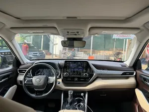 Toyota Highlander 2021 Blue