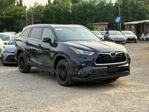 Toyota Highlander 2021 Blue