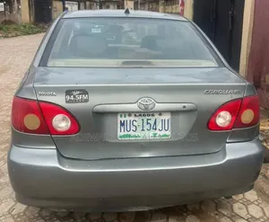 Toyota Corolla 2005 Gray