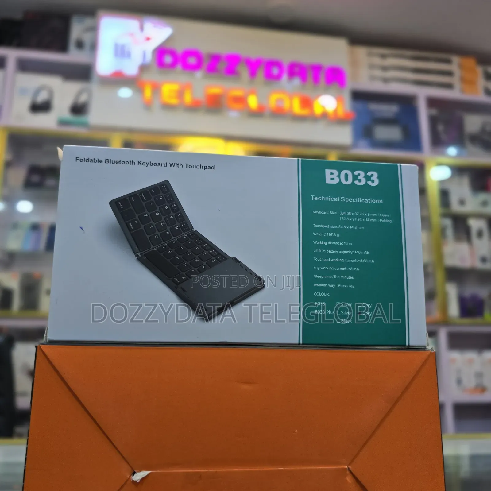 B033 Foldable Bluetooth Keyboard With a Touchpad
