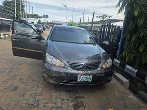 Toyota Camry 2004 Gray