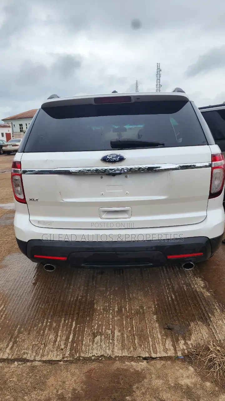 Ford Explorer XLT 4dr 4x4 (3.5L 6cyl 6A) 2013