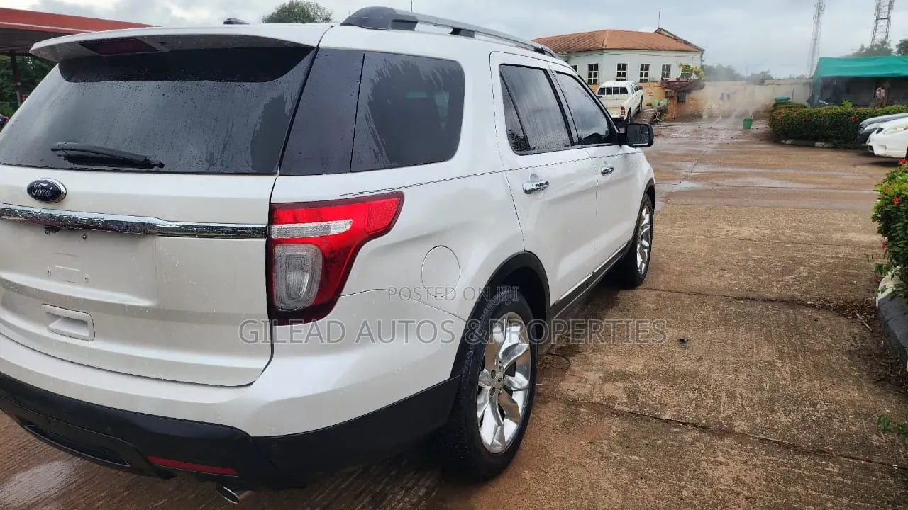Ford Explorer XLT 4dr 4x4 (3.5L 6cyl 6A) 2013