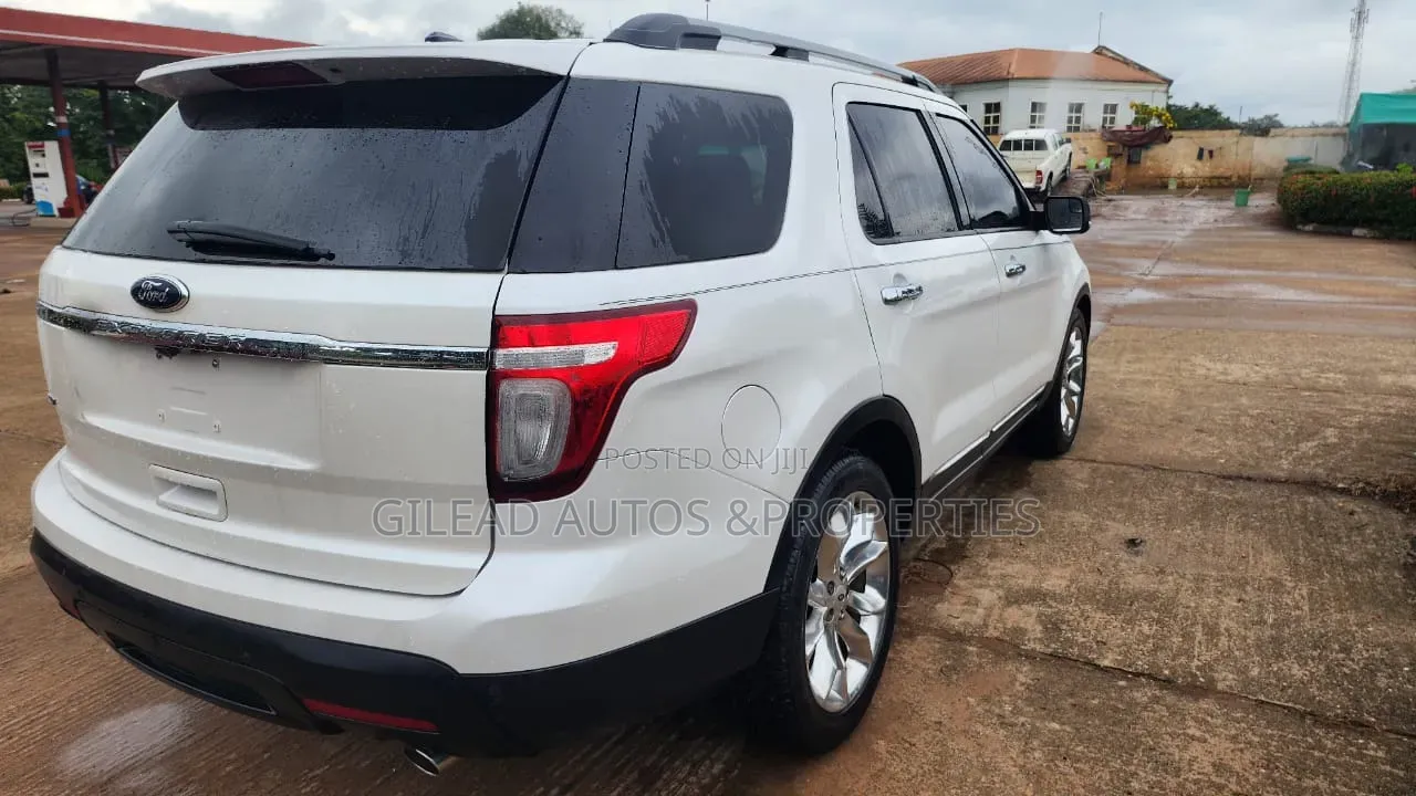 Ford Explorer XLT 4dr 4x4 (3.5L 6cyl 6A) 2013