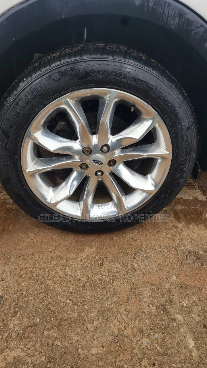 Ford Explorer XLT 4dr 4x4 (3.5L 6cyl 6A) 2013