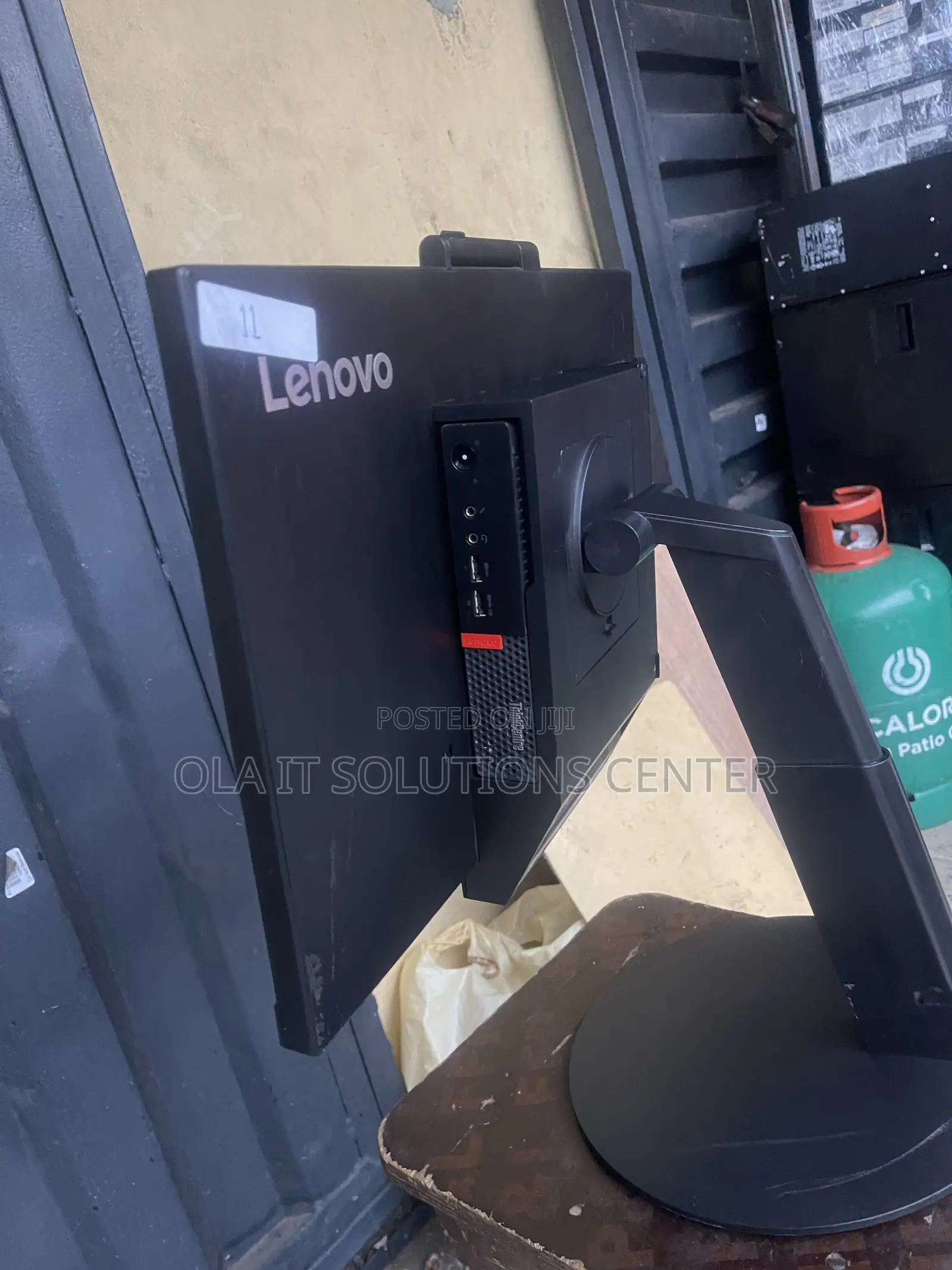 Desktop Computer Lenovo 8GB Intel Core i5 SSD 256GB