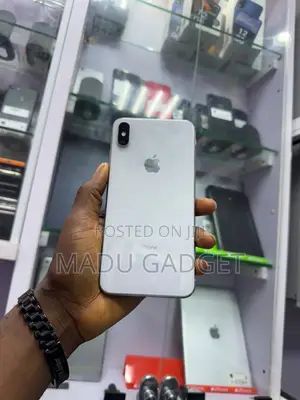 Apple iPhone XS Max 64 GB White
