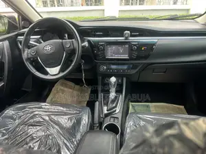 Toyota Corolla 2015 Black