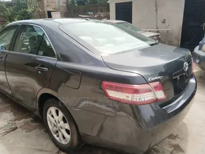 Toyota Camry LE 4dr Sedan (2.5L 4cyl 6A) 2011 Blue