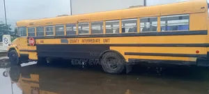 Freightliner C2 2007 Yellow