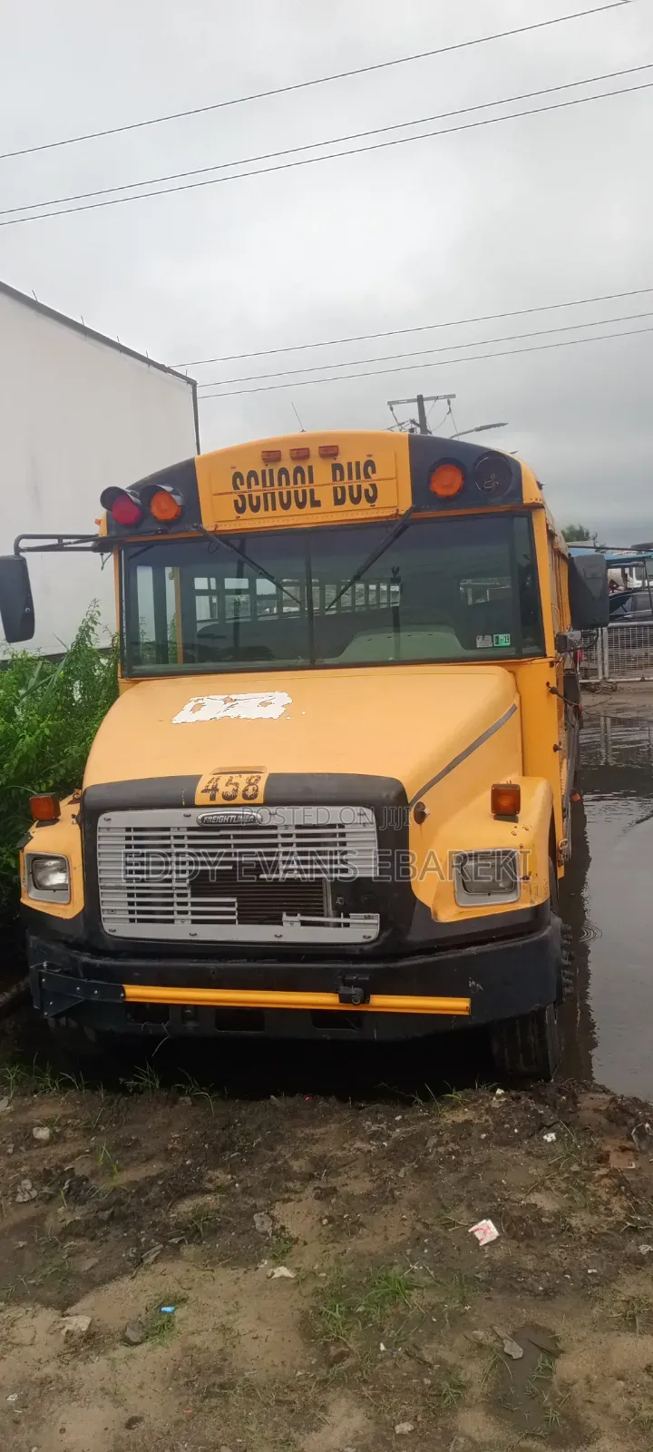 Freightliner C2 2007 Yellow