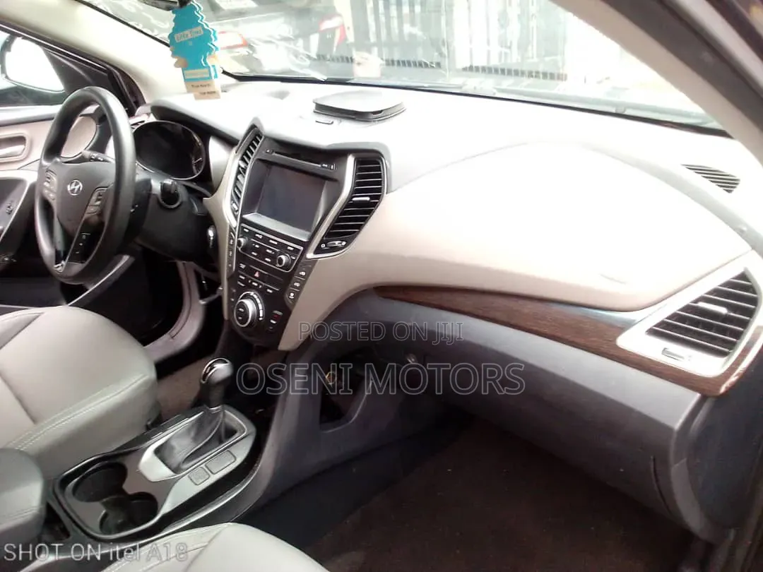 Hyundai Santa Fe 2017 Black