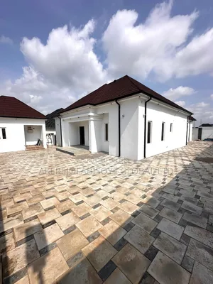 3bdrm Bungalow in Gwarinpa Extension, Life Camp for sale