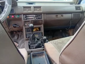 Isuzu Trooper 2002 Orange