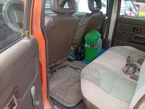 Isuzu Trooper 2002 Orange