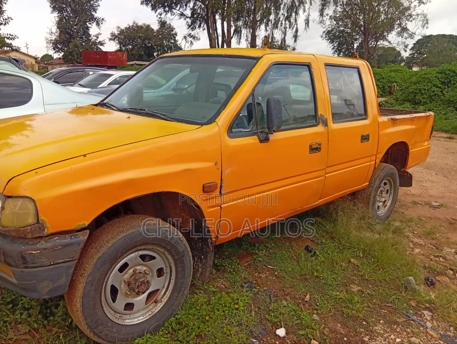 Isuzu Trooper 2002 Orange