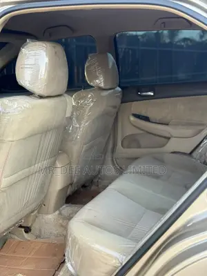 Honda Accord 2004 Gold