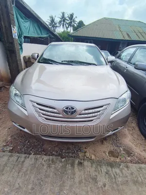 Toyota Camry XLE V6 4dr Sedan (3.5L 6cyl 6AM) 2008 Gold