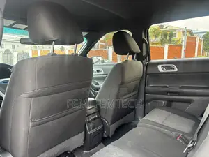 Ford Explorer XLT 4dr 4x4 (3.5L 6cyl 6A) 2011 Gray