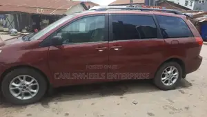Toyota Sienna 2005 Burgundy