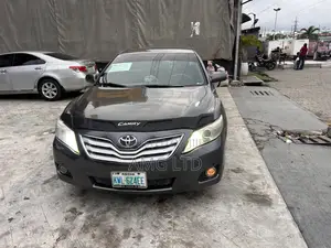 Toyota Camry LE 4dr Sedan (2.5L 4cyl 6A) 2011 Gray