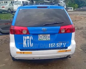 Toyota Sienna 2005 White