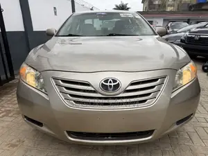 Toyota Camry LE 4dr Sedan (2.4L 4cyl 5A) 2009 Gold