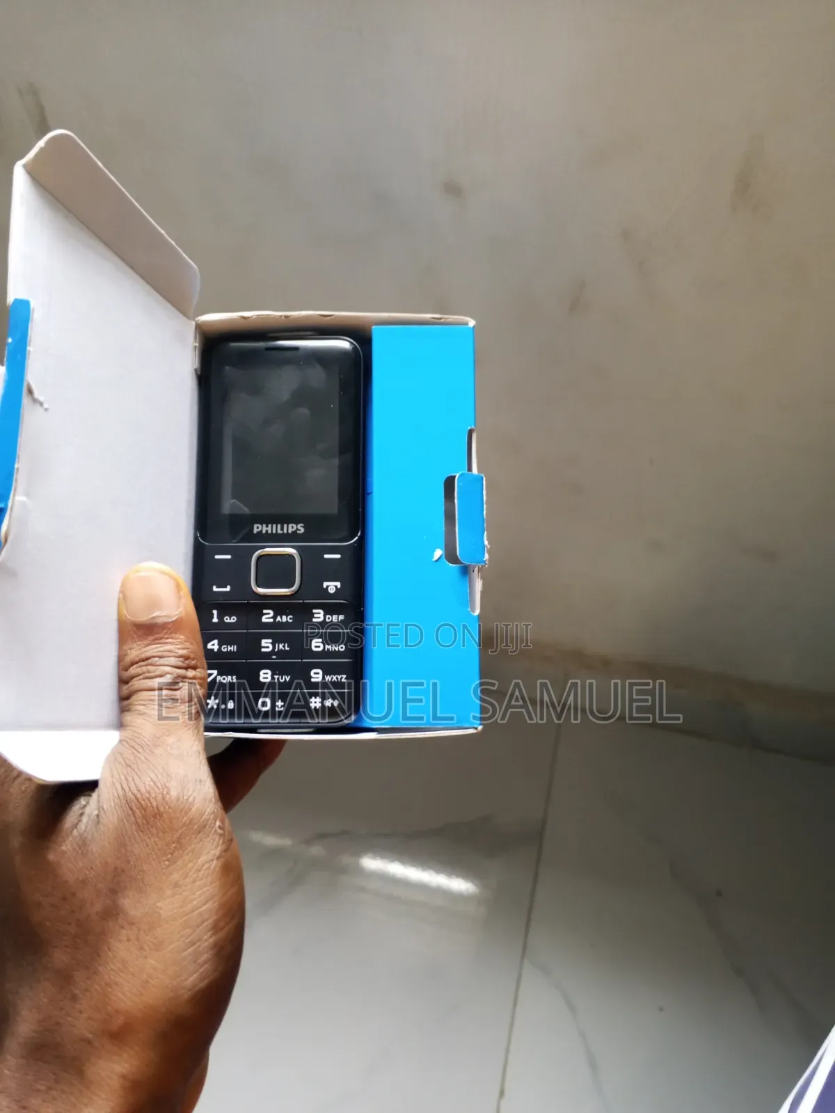 New Philips Xenium Black
