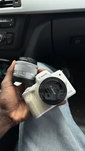 Canon M50 With 22mm F2 Kit Lens