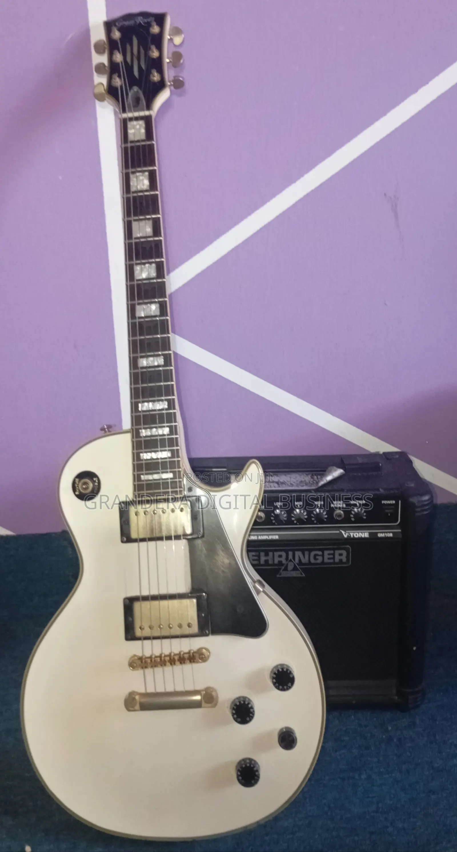White Grassroot Electric Jazz Guitar