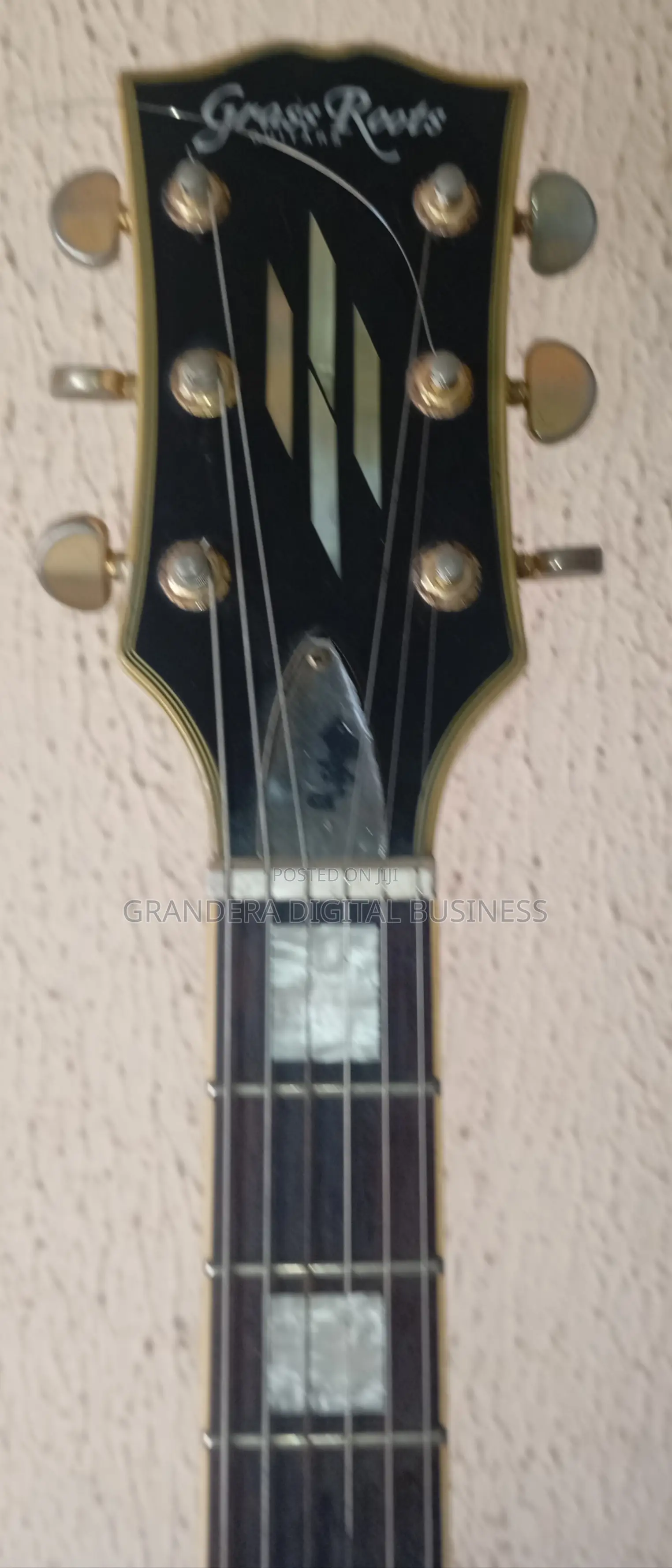 White Grassroot Electric Jazz Guitar