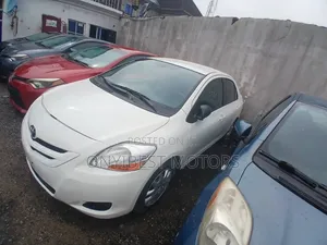 Toyota Yaris 2008 White