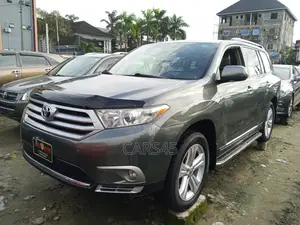 Toyota Highlander 3.5L 4WD 2013 Green