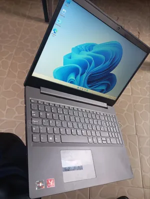Laptop Lenovo V15 G4 8GB AMD Ryzen 3 SSD 256GB