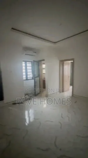 Mini Flat in Akoka for rent