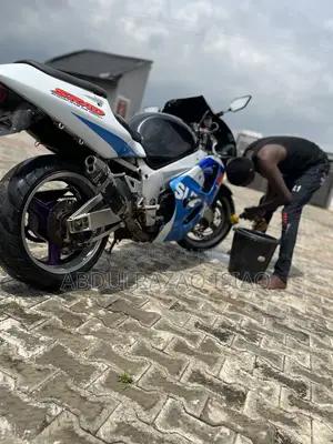 Suzuki GSX-R 2000 Black