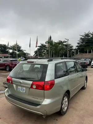 Toyota Sienna 2006