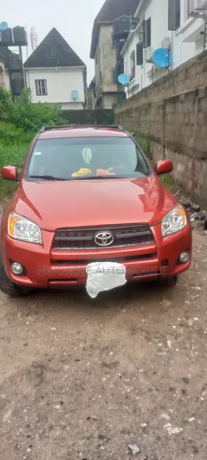 Toyota RAV4 2009 Red