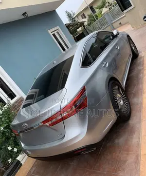 Toyota Avalon XLE 4dr Sedan (3.5L 6cyl 6A) 2015 Silver