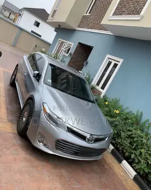 Toyota Avalon XLE 4dr Sedan (3.5L 6cyl 6A) 2015 Silver