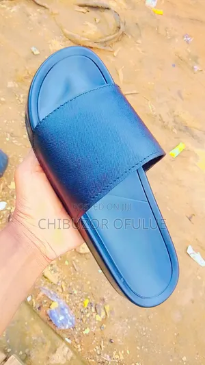 Black Leather Palm Slippers