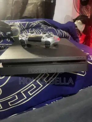 Ps4 Slim With Ones Controller Pad
