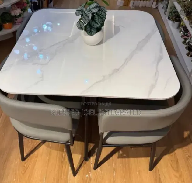 4 Seaters Dining Set