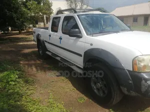 Nissan Frontier 2024 White