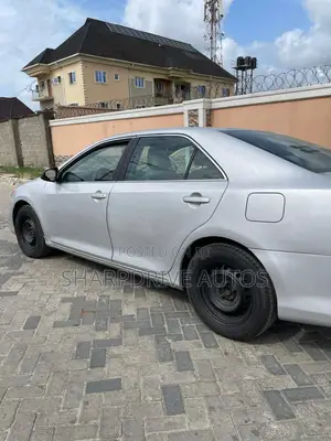 Toyota Camry LE 4dr Sedan (2.5L 4cyl 6A) 2014 Silver